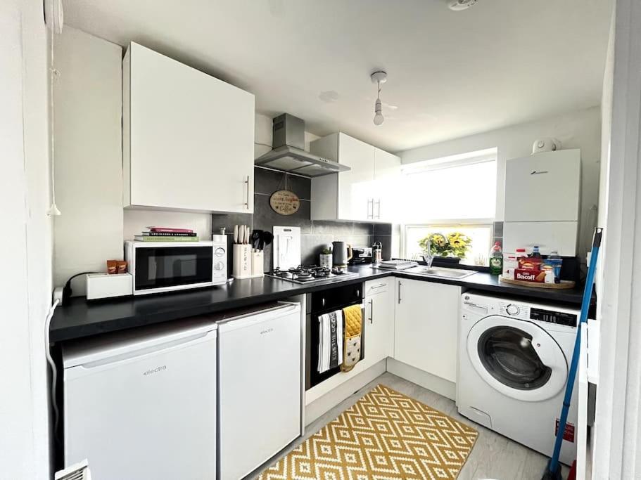 Central Winchester Serviced Apartments Extérieur photo