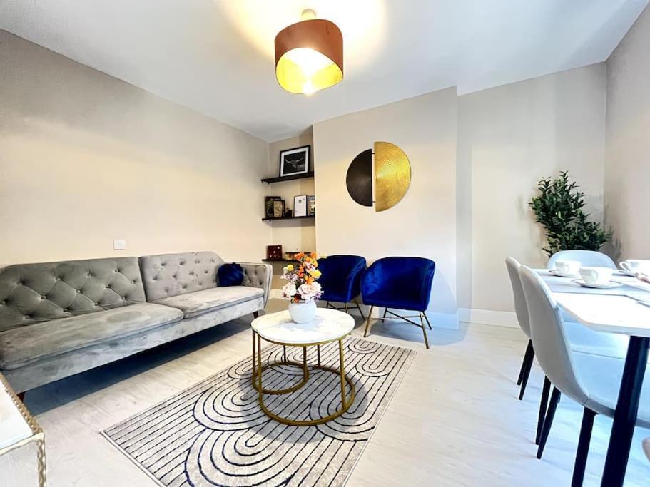 Central Winchester Serviced Apartments Extérieur photo